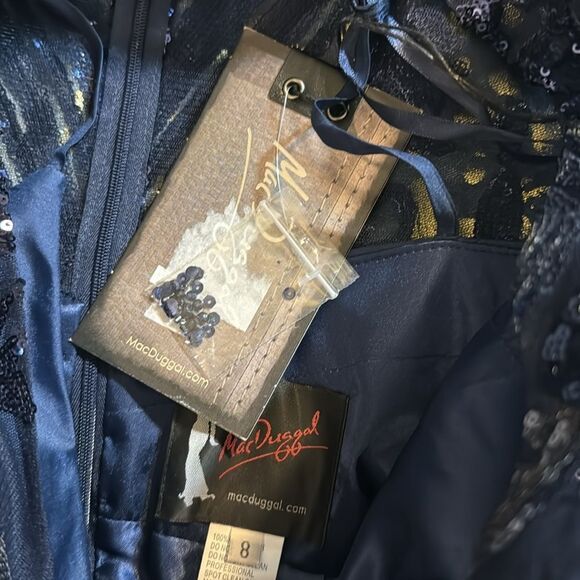 Elegant Navy Blue Evening Gown - Picture 14 of 14